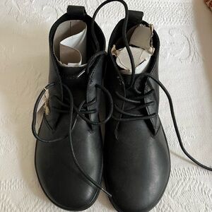 NWT Original Vivobarefoot Gobi Ankle boots